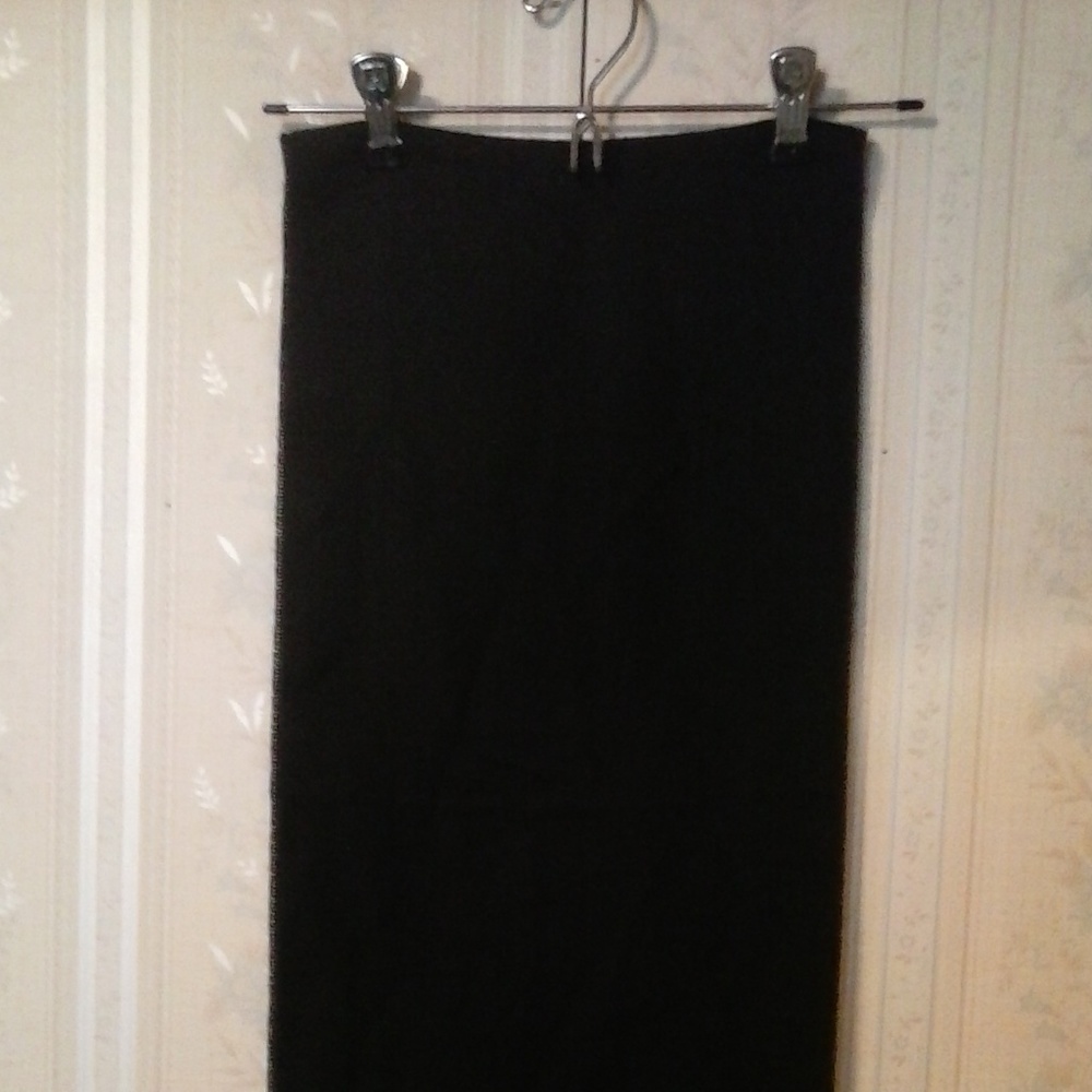 CASHLUXE MEN'S 100% ACRYLIC BLACK SCARF